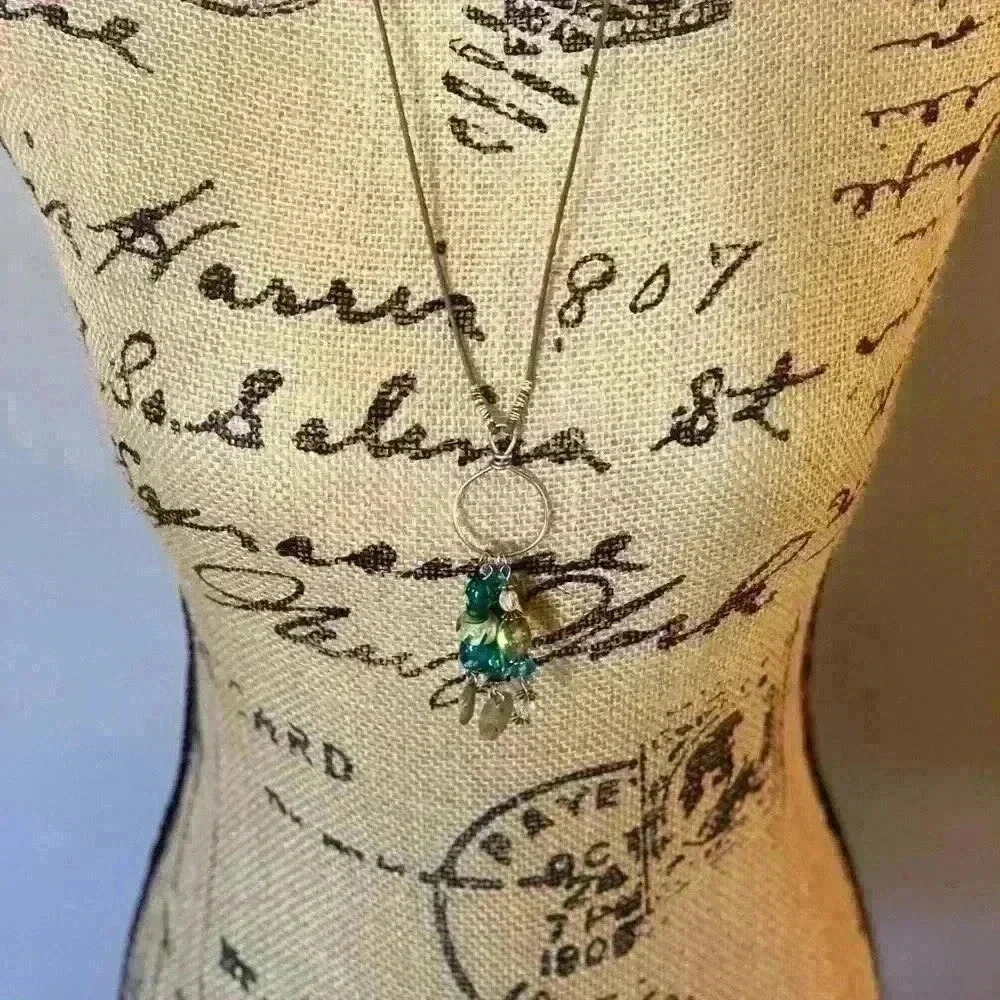 Long necklace v neck beads